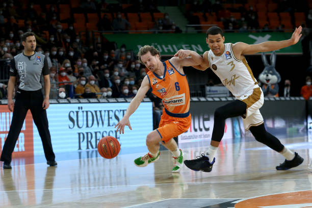 离三分还是 离三分还是